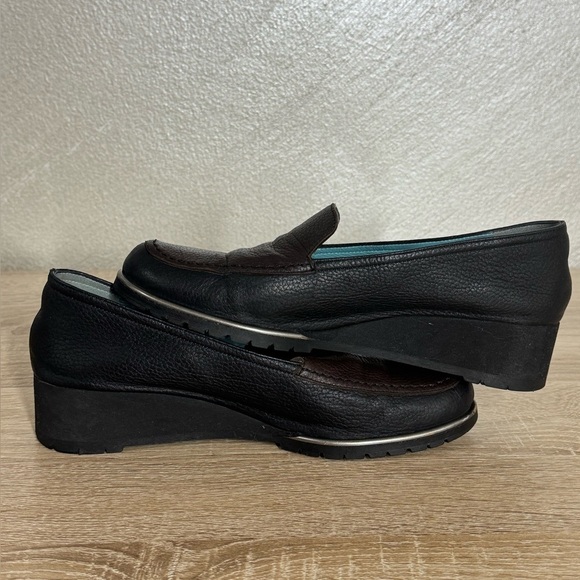 Thierry Rabotin Women's 37 US 6.5  Black and Brown Leather Wedge Loafers - Picture 5 of 10